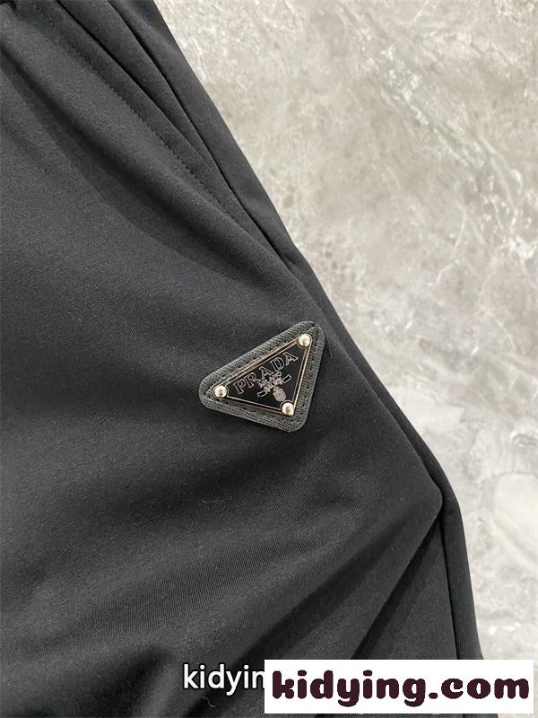 プラダ コピー セットアップ 半袖 PRADA ショートパンツ シンプル 快適素材 外出兼用-5