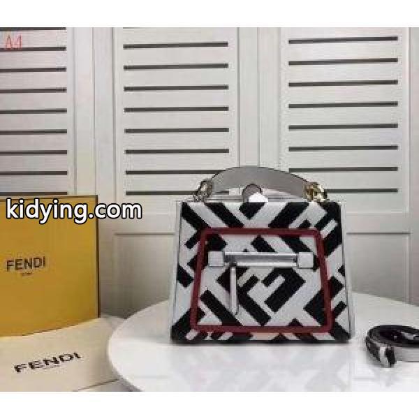 [国内発送] FENDI◆RUNAWAY◆レザー スモールトートバッグ40079369フェンディ コピー４色展開ベーシックデザイン-0