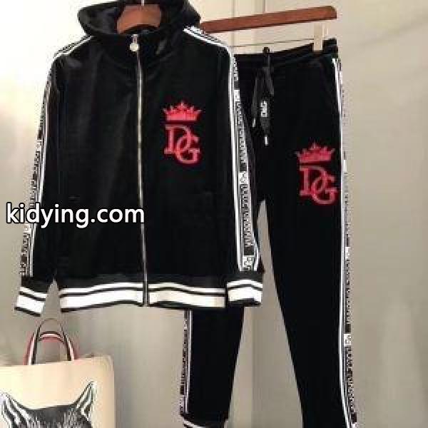 お洒落アイテム ドルチェ&ガッバーナ 絶対欲しい Dolce&Gabbana 上下セット 幅広い層に使える_ドルチェ&ガッバーナ DOLCE & GABBANA_ブランド コピー 激安(日本最大級)-0