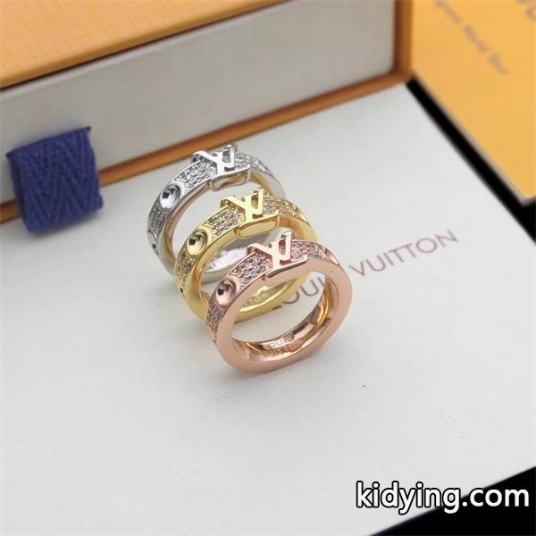 ゴールドトーン光沢 流れるスクリプトロゴ LOUIS VUITTON ルイヴィトン レディース コピー 指輪 人気定番-2