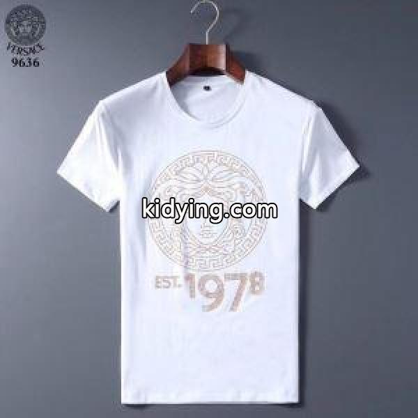 2色可選 ヴェルサーチオシャレな軽やかさで魅力 VERSACE おしゃれの「主役」になる 半袖Tシャツ 春夏を楽しむ着こなし術_ヴェルサーチ VERSACE_ブランド コピー 激安(日本最大級)-1