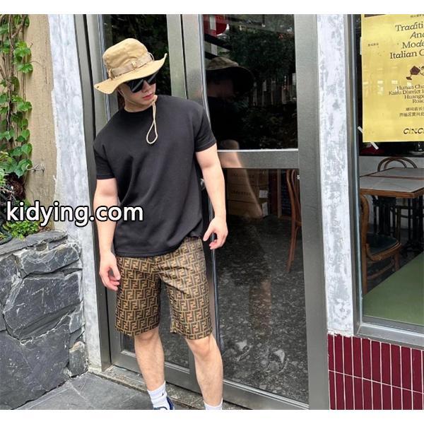 今年のトレンドを先取りは断然オススメ 絶妙な着こなしに FENDI フェンディハーフパンツブランド コピー 激安(日本最大級)-0