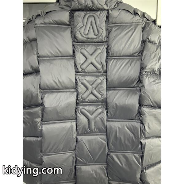 ブラック 大ロゴ ショートモデル モンクレール 偽物 ダウンジャケット 秋冬トレンドモデル Moncler 2025秋冬-4