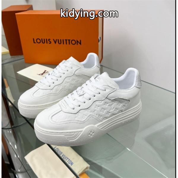 ルイ ヴィトン 靴レディースコピー季節を感じた秋冬ファッション LOUIS VUITTON 冬ファッションの定番 シューズ 季節感溢れる秋らしいコーデ__ブランド コピー 激安(日本最大級)-0