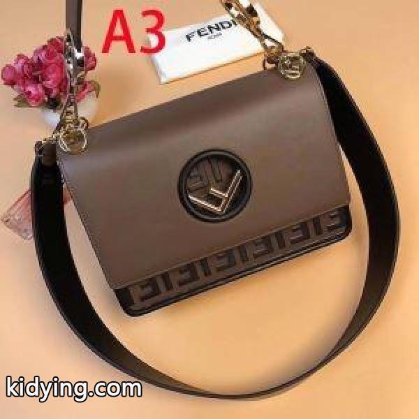 フェンディ FENDI 斜め掛けバッグ 多色可選 2019秋冬におすすめ着こなし 冬のおしゃれをレベルアップ_フェンディ FENDI_ブランド コピー 激安(日本最大級)-2