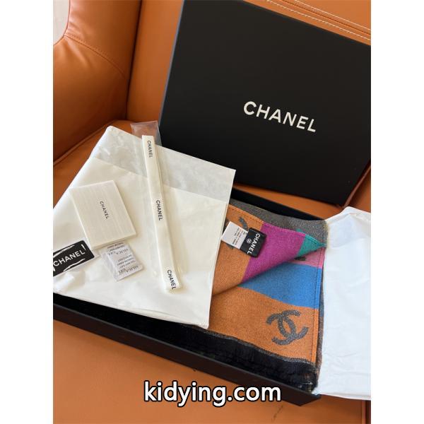 CHANEL（シャネル）2025年冬新作 ラグジュアリー カシミヤ混マルチカラー ロゴ ジャカード大判ストール / レディース＆ユニセックス-1