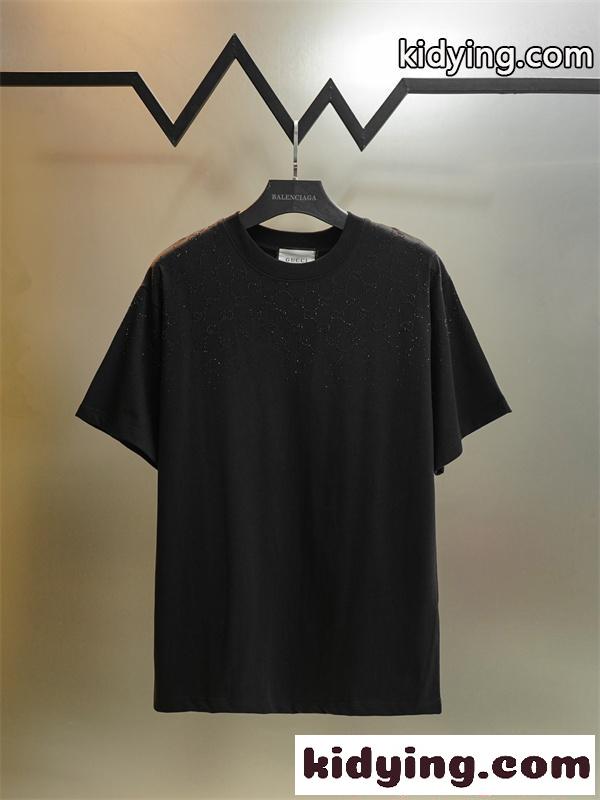 GUCCI 半袖Tシャツ 上品 グッチ スーパーコピー ミニマル 高級感 シンプル 通気性 大人カジュアル-1
