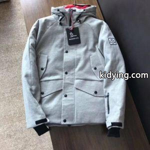 品質保証暖かいメンズ用紳士服軽量細身のシルエットダウンジャケットMONCLERモンクレール コピー 通販-0