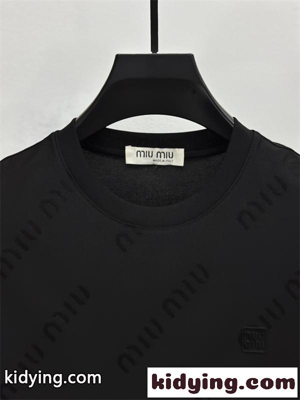 総柄モチーフ ミニマルスタイル すっきりシルエット MIUMIU ミュウミュウ コピー コットンTシャツ 日常ウェア-3