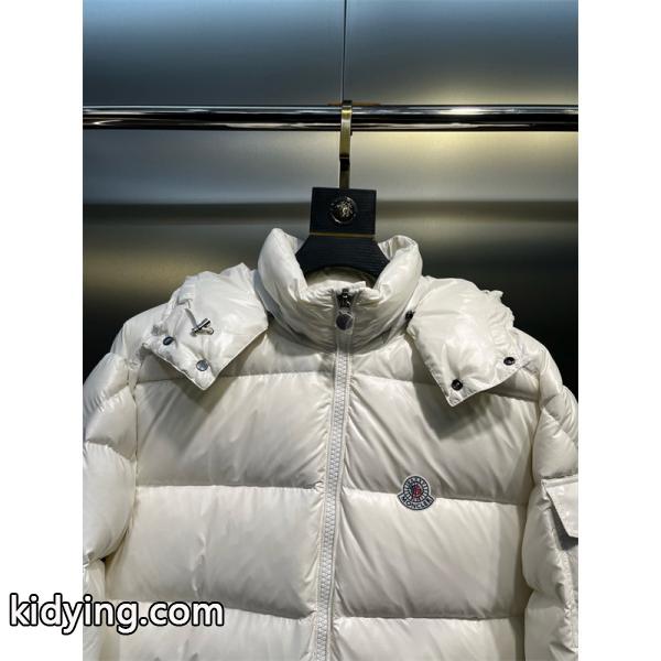 希少 ホワイト × カラーロゴ 洗練シンプル 軽量防寒 モンクレール 偽物 Moncler ダウンジャケット-1