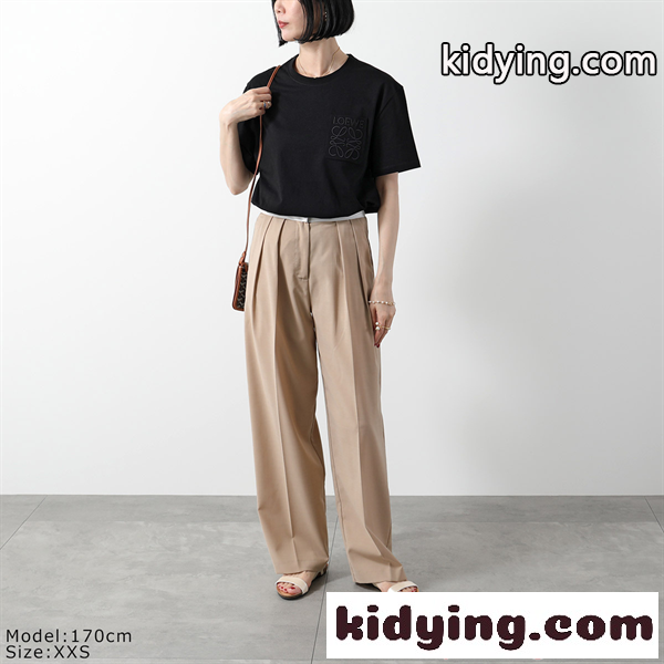 LOEWE コピー ロエベ 半袖Tシャツ H526Y22XBC ブラック エンボスロゴ ポケットデザイン クルーネック 上質コットン ミニマル高級 メンズ-1