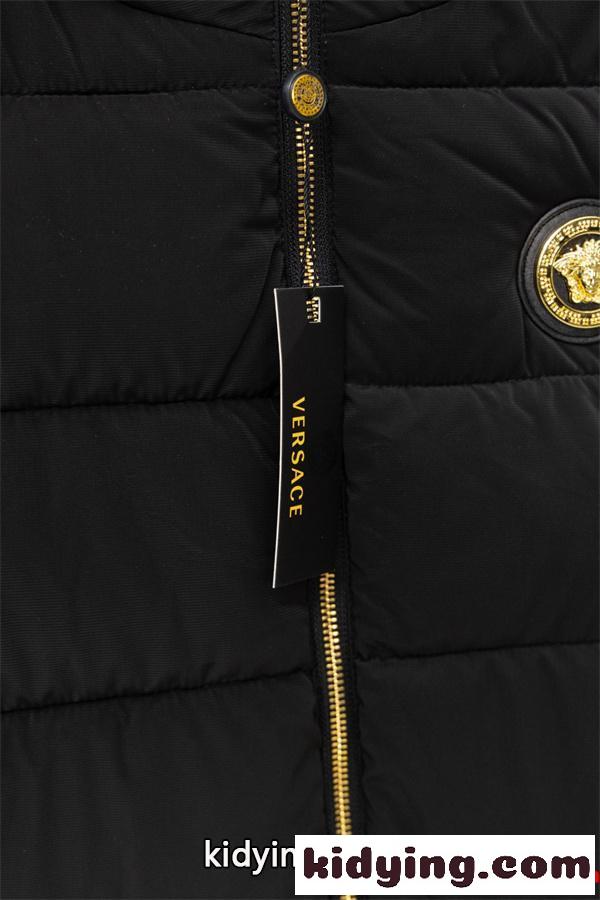 VERSACE ヴェルサーチ コピー 2026新作コーデ ブラック 中綿フード付き ベスト 高級感-5
