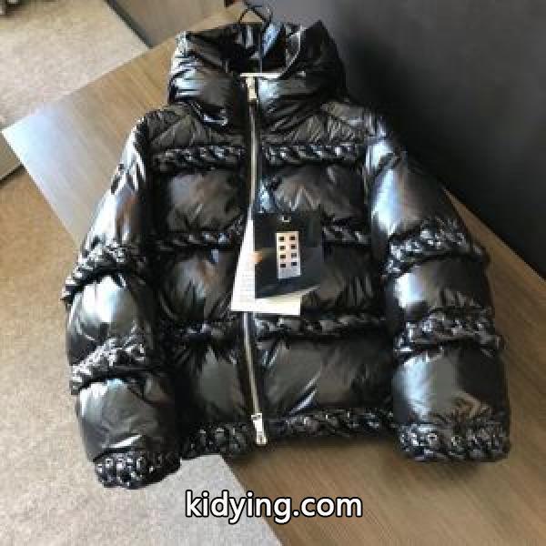 秋冬大活躍 モンクレール MONCLER 大人カジュアルダウンジャケット メンズ 2018新品入荷_男性用ダウンジャケット_モンクレール特集_スーパーコピーブランド激安通販 専門店-0
