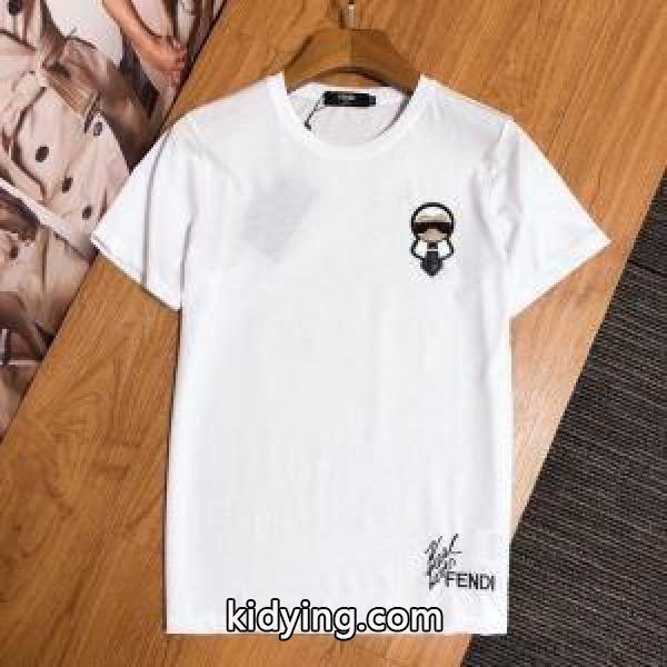 カジュアルにも着こなせる 半袖Tシャツ 2色可選 2020年春夏の必需品 フェンディ FENDI こなれた雰囲気が特徴_フェンディ FENDI_ブランド コピー 激安(日本最大級)-1