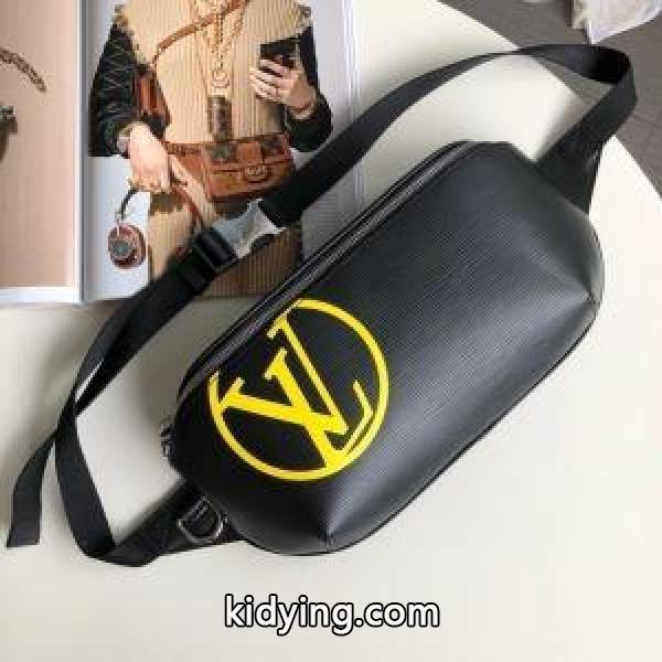 この秋冬に持ちたくなる ポーチ ルイ ヴィトン 秋冬トレンドを取り入れたコーデを楽しむ LOUIS VUITTON 真冬にもうまく着こなせる_ルイ ヴィトン LOUIS VUITTON_ブランド コピー 激安(日本最大級)-0