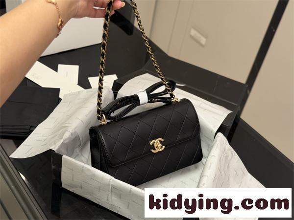 大人気♥新品CHANELシャネルショルダーバッグスーパーコピーおしゃれコーディネート-2