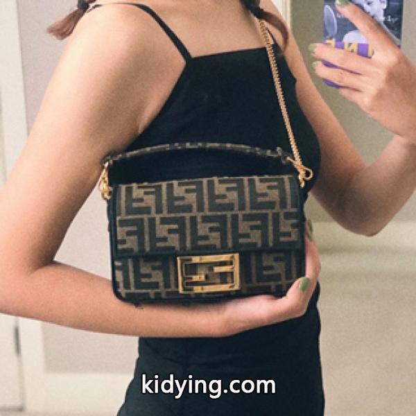 新作登場! FENDI フェンディ バッグ コピー ブラウンファブリック クラッチバッグ 多彩な持ち方-0