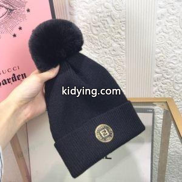 高級感演出 フェンディ FENDI 精巧な逸品 ニット帽/ニットキャップ 優等品 4色可選 上質なデザイン_フェンディ FENDI_ブランド コピー 激安(日本最大級)-2