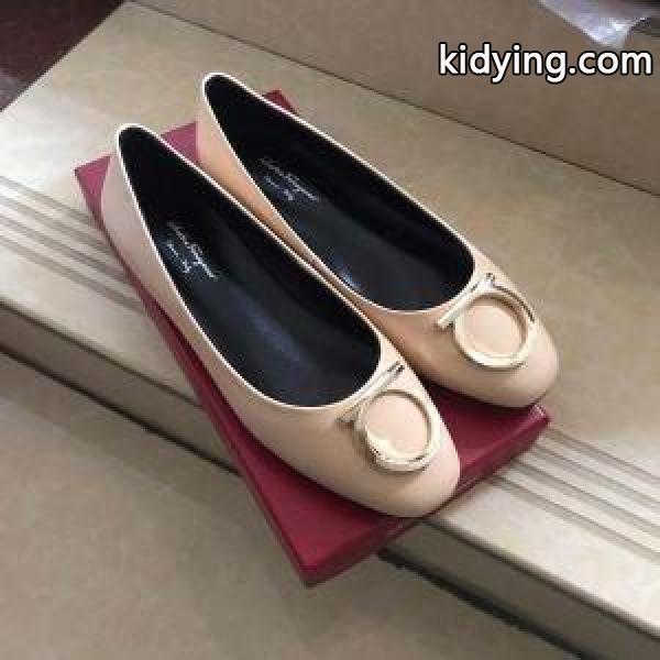 2019年春夏の人気モデル オシャレに圧倒的な人気の サルヴァトーレフェラガモ FERRAGAMO ローファー 3色可選_フェラガモ FERRAGAMO_ブランド コピー 激安(日本最大級)-1