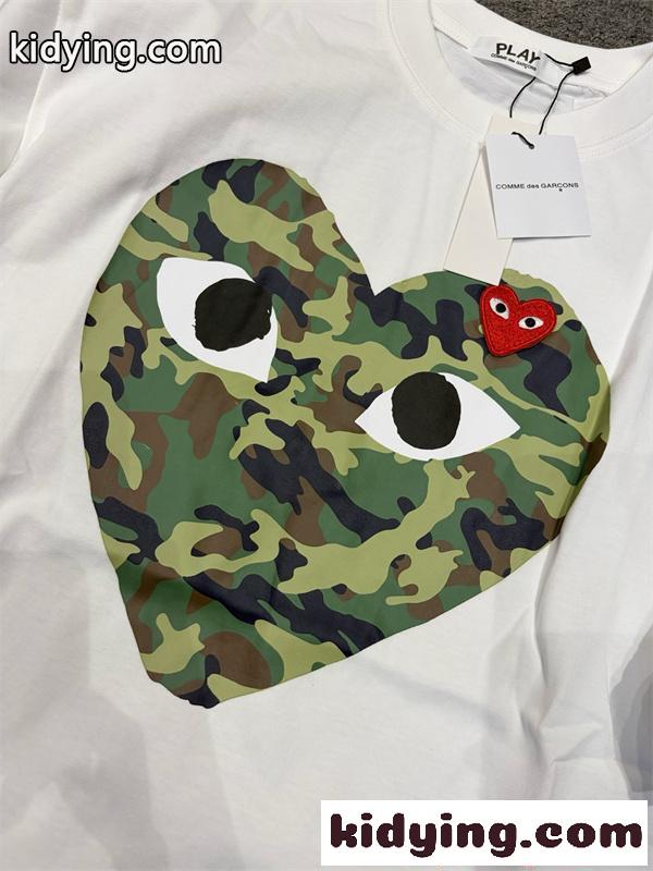 コムデギャルソン プレイ COMME des GARÇONS PLAY Tシャツ 半袖 迷彩ハート カモフラージュ 激安 ビッグロゴ インパクト ペア対応 男女兼用 コットン 白 黒-4