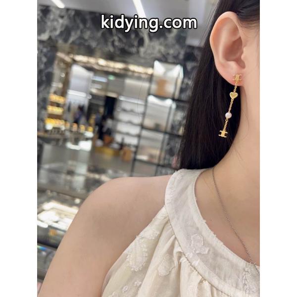 セリーヌ CELINE スーパーコピー 繊細で上品な光沢を纏う ハート＆パール ゴールドロング ピアス-3
