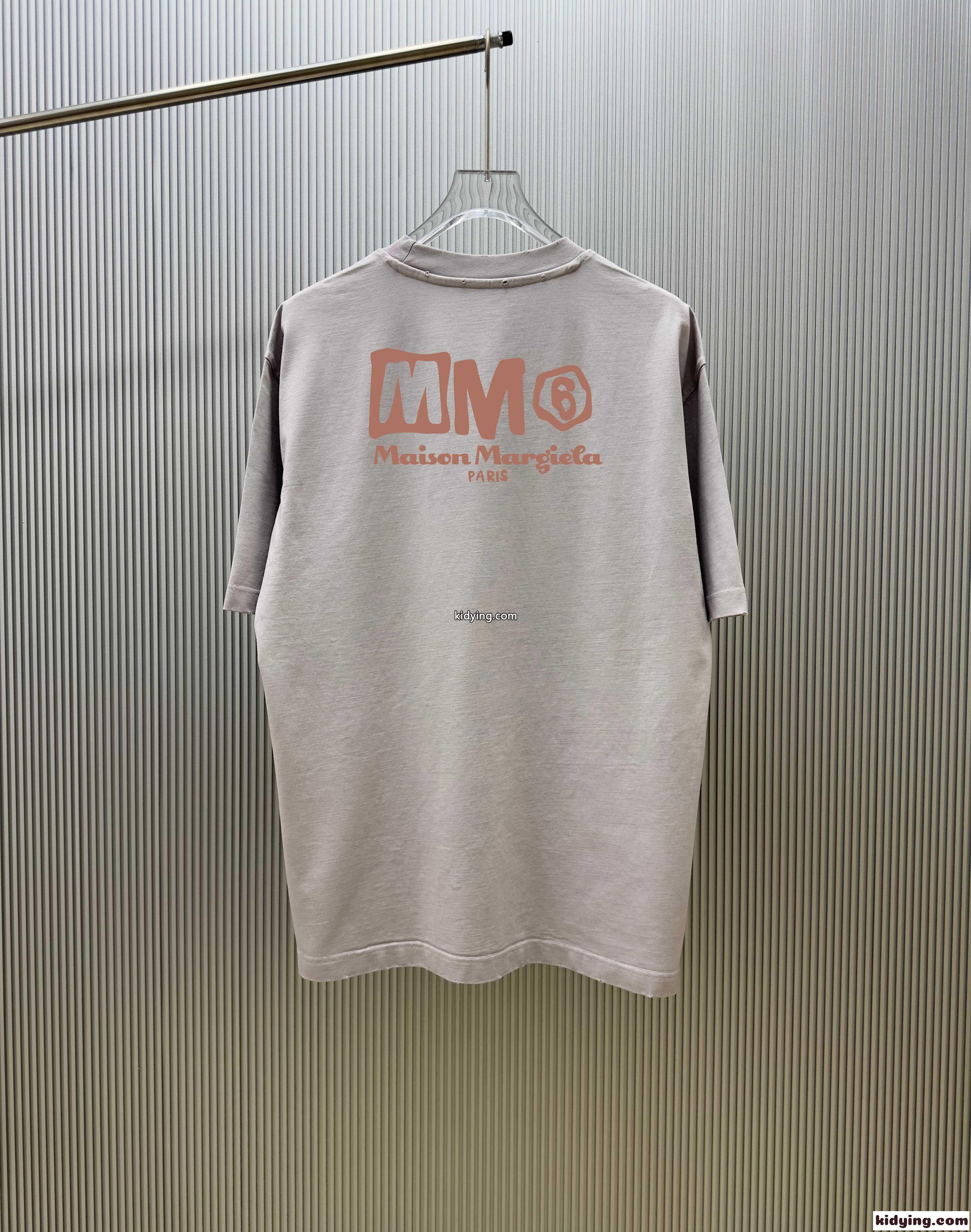 ワンポイントロゴ ニュートラルカラー リラックススタイル MAISON MARGIELA メゾンマルジェラ コピー コットンTシャツ 日常コーデ-4