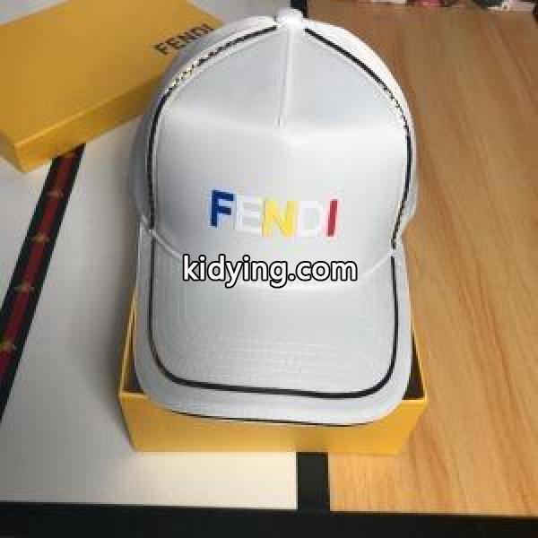 フェンディ 帽子 コピー FENDI 春夏にぴったりした大人気なコレクション 日常 ロゴ入り ブラック ホワイト 最低価格-1