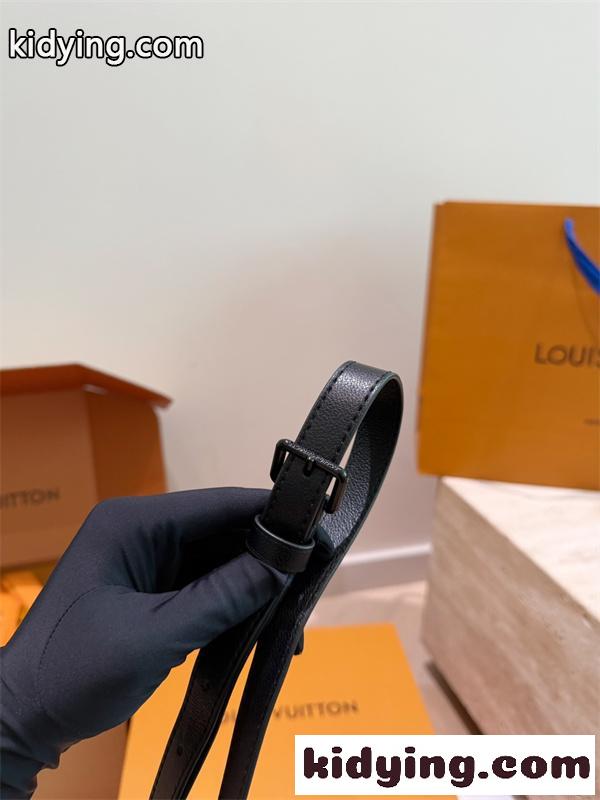 超人気ルイビトンショルダーバッグコピーLOUIS VUITTON District PM 15*15cm個性的-1