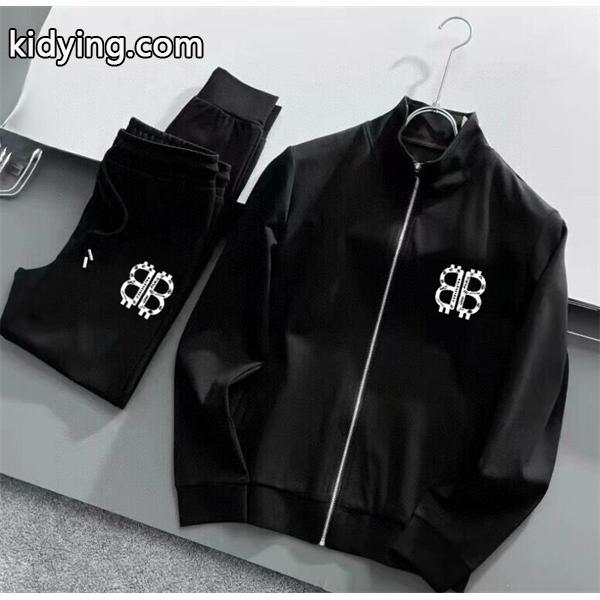 おしゃれさんに近づける BALENCIAGA バレンシアガセットアップコピー今回の秋冬に欲しいスタイルブランド コピー 激安(日本最大級)-0
