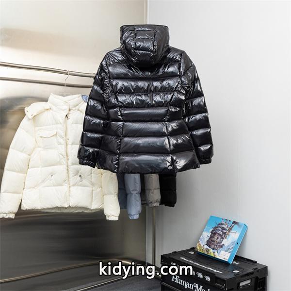 ブラック光沢感 シックデザイン MONCLER モンクレール コピー ダウンジャケット 秋冬コーデ-3