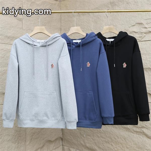 防寒とおしゃれを両立させるコーデ 秋冬におすすめ着こなし モンクレール MONCLER パーカー__ブランド コピー 激安(日本最大級)-0