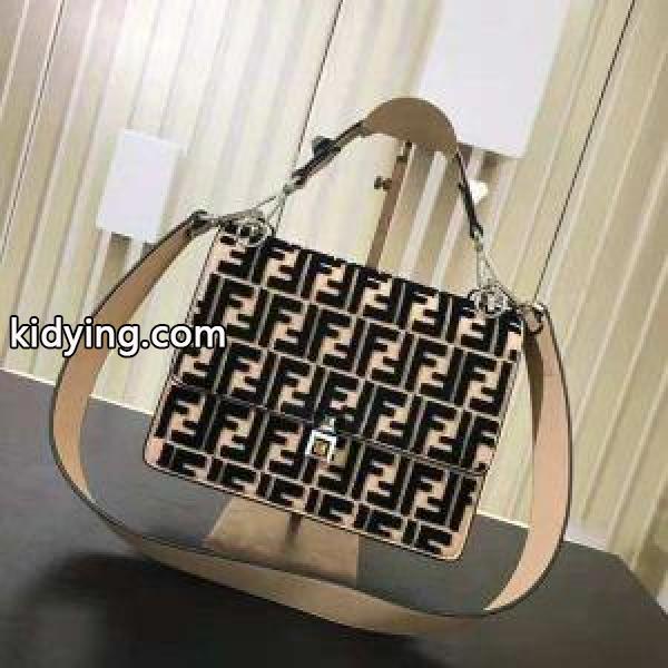 別注モデル フェンディ人気沸騰なアイテム FENDI 2018最新入荷 ショルダーバッグ 是非でも欲しい_フェンディ FENDI_ブランド コピー 激安(日本最大級)-0