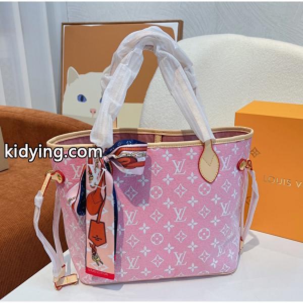 2020年の春夏はこれ! ルイ ヴィトン LOUIS VUITTON オシャレな軽やかさで魅力レディー_ルイ ヴィトン LOUIS VUITTON_ブランド コピー 激安(日本最大級)-0