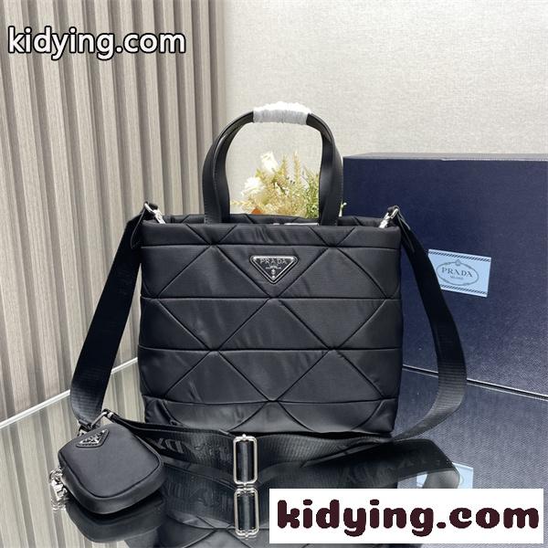 PRADA 2026トレンド おしゃれなファッションコーデ プラダトートバッグスーパーコピーブランド激安通販 専門店-0
