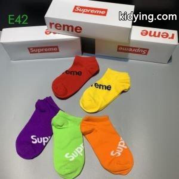 靴下 2019秋のファッショントレンドはこれ シュプリーム 暖かみを感じるコーデになる SUPREME 今季トレンド新作はこれ_シュプリーム SUPREME_ブランド コピー 激安(日本最大級)-1