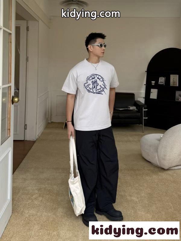 Moncler コピー モンクレール 半袖Tシャツ ホワイト ロゴプリント クルーネック 軽量コットン シンプル上品 カジュアル着回し メンズ レディース-3
