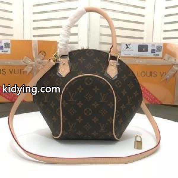 2019年秋冬最新のトレンド ルイ ヴィトン LOUIS VUITTON ハンドバッグ 今年らしいトレンド感のある着こなし_ルイ ヴィトン LOUIS VUITTON_ブランド コピー 激安(日本最大級)-0