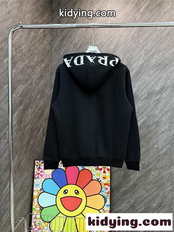 争奪人気 上質ミニマル 快適フーディー PRADA プラダ コピー ジップパーカー-1