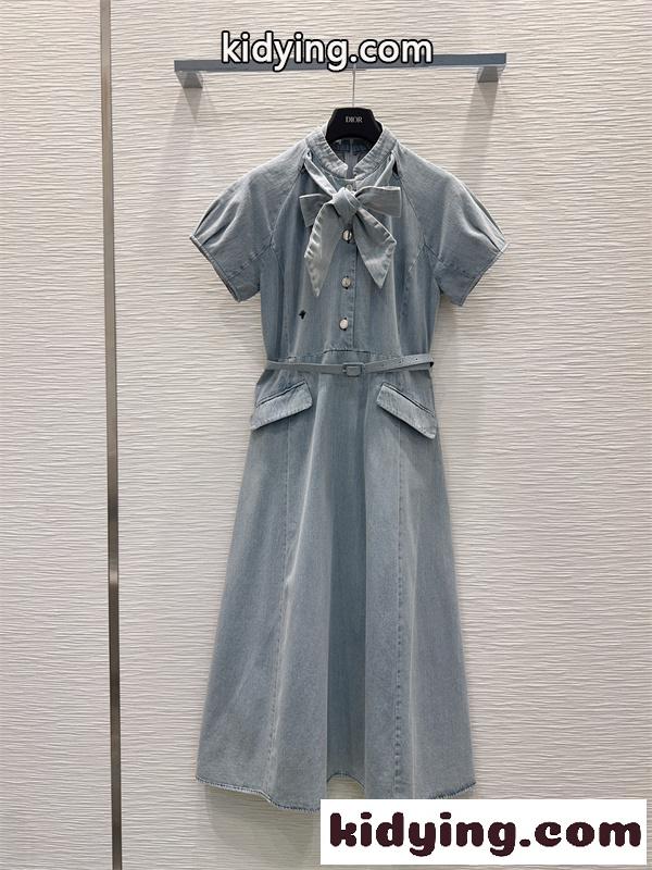 DIOR ディオール コピー ワンピース デニムデザイン クラシカルムード デイリースタイル 季節感のある装い-1