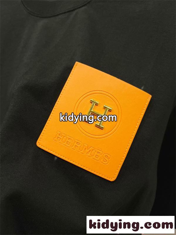 HERMES エルメス コピー 今季話題 半袖Tシャツ ミニマルデザイン 通気素材 デイリーTシャツ-5