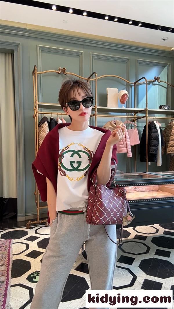 ロゴプリントTシャツ チェーンデザイン 大人気 GUCCI グッチ コピー Tシャツ カジュアルストリート 2026新作-8