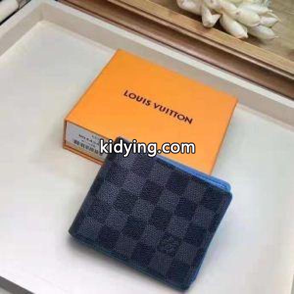 秋冬新作登場 LOUIS VUITTON 雑誌掲載人気アイテム ルイ ヴィトン二つ折り財布2018話題となる_ルイ ヴィトン LOUIS VUITTON_ブランド コピー 激安(日本最大級)-0