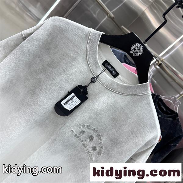 グレー 半袖Tシャツ 同色刺繍 バックロゴ クロスモチーフ 上品見え ミニマル クロムハーツ コピー Chrome Hearts-3
