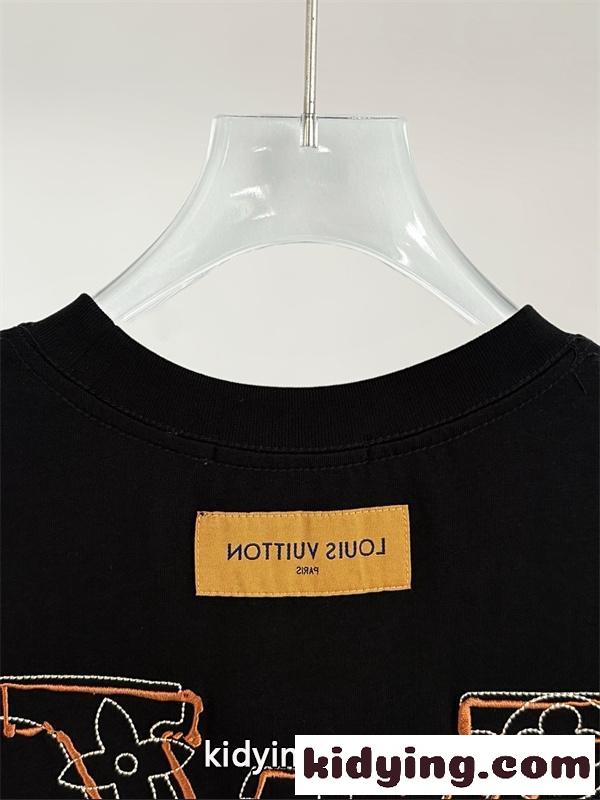 入手困難 半袖Tシャツ LOUIS VUITTON ルイヴィトン コピー プリント コットン素材 存在感演出-6