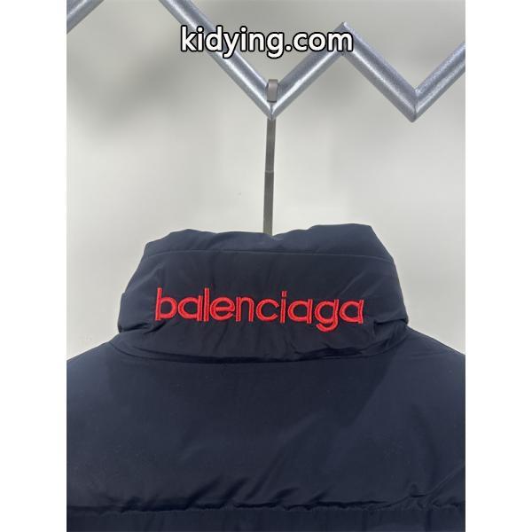 バレンシアガ スーパーコピー ダウンジャケット ブラック×レッド 裏地切替デザイン 厚手 防寒 BALENCIAGA-2