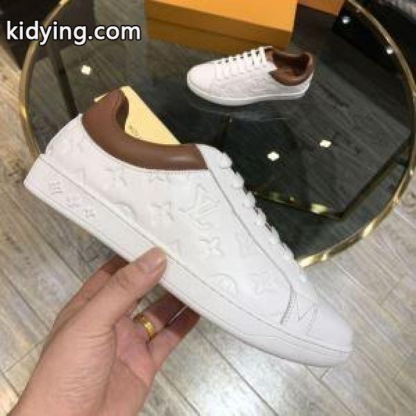 ルイ ヴィトン シックスタイリングに挑戦 LOUIS VUITTON 2色可選 お洒落さんは取り入れてる スニーカー_ルイ ヴィトン LOUIS VUITTON_ブランド コピー 激安(日本最大級)-0