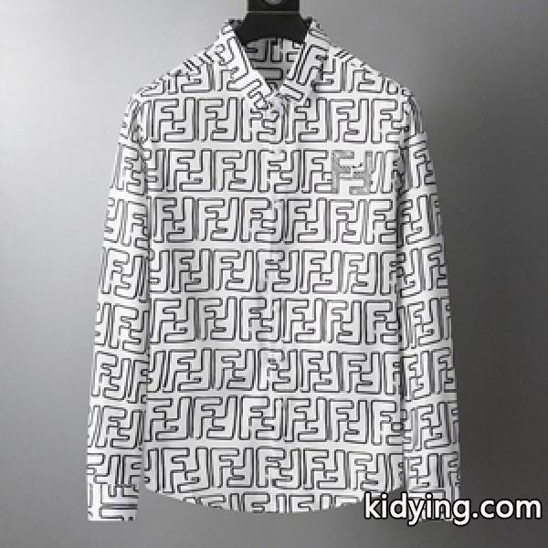 今の時季から活躍してくれるFENDI フェンディ シャツ 黒、白 紫外線をカット カジュアルにきれいめ-0