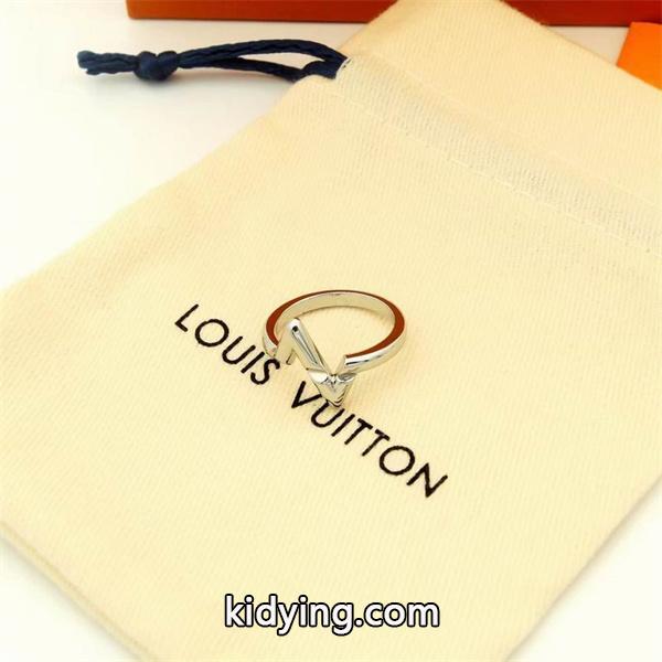 太幅デザイン 立体感豊か ルイヴィトン LOUIS VUITTON モノグラム コピー ゴールド指輪 2025秋冬-5