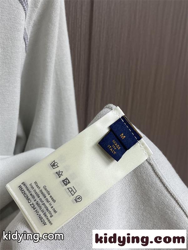 人気ルイビトン長袖tシャツコピーLOUIS VUITTON☆1AKOWG新作ロングスリーブ テクニカル ウィズ リフレクティブ ディテール-6
