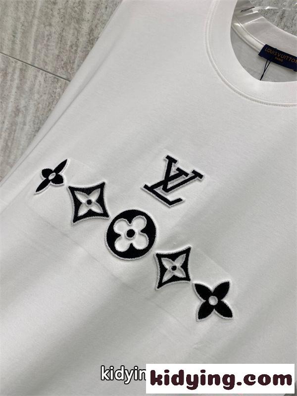 ルイヴィトン コピー 半袖Tシャツ メンズ レディース クルーネック 刺繍ロゴ フラワーモチーフ ブラック ホワイト ユニセックス カジュアル 新作 LOUIS VUITTON-8